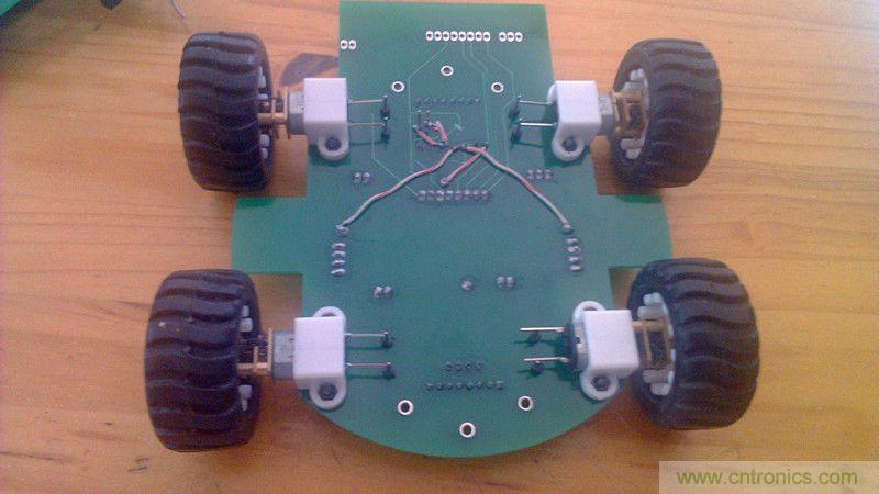 牛人力作！PCB版藍(lán)牙智能小車DIY