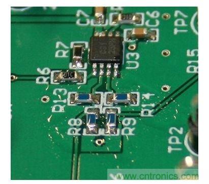  即為殘留過多數(shù)量焊劑的 PCB。